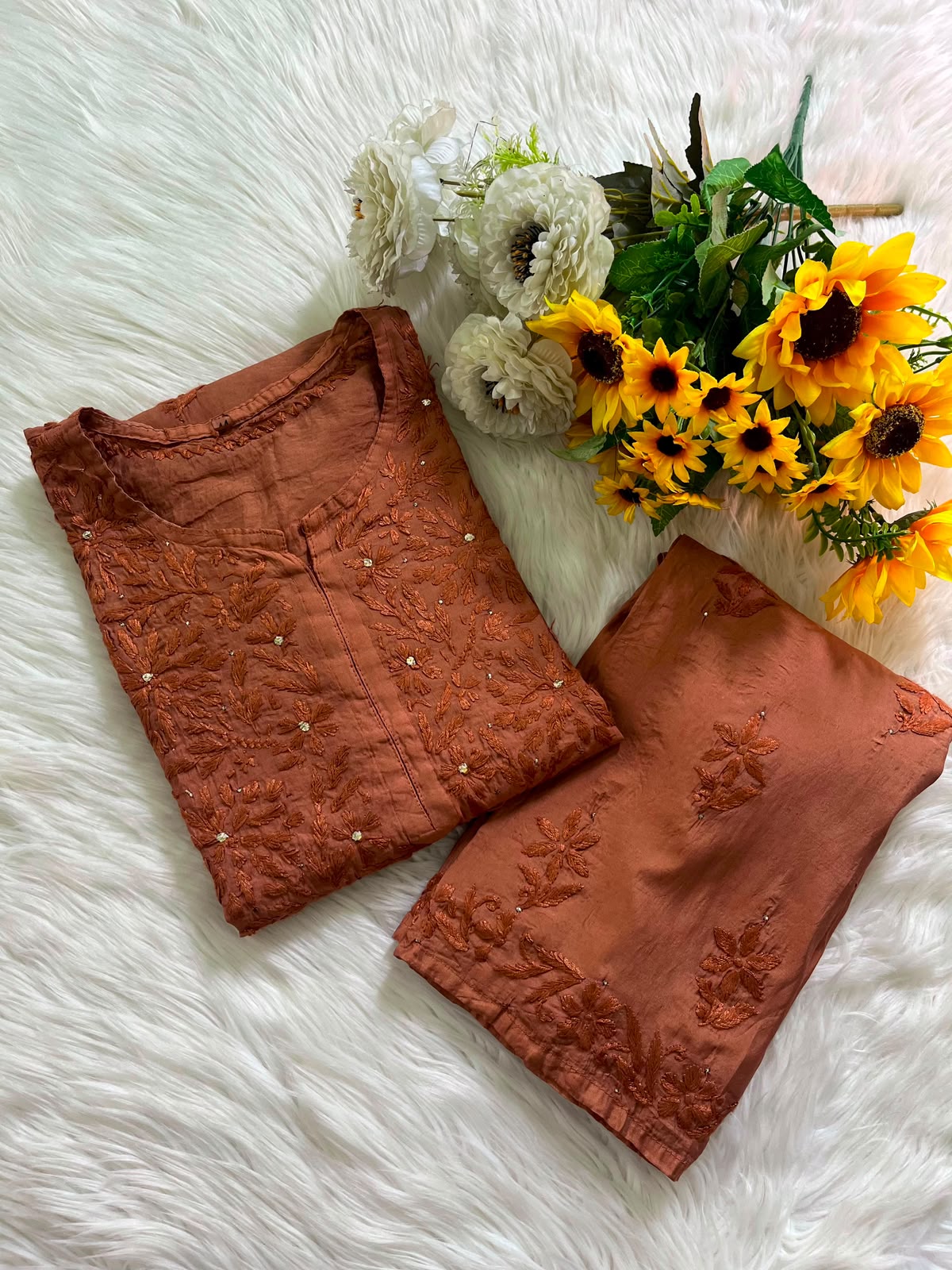 EXCLUSIVE CHANDERI 2-PIECE SET